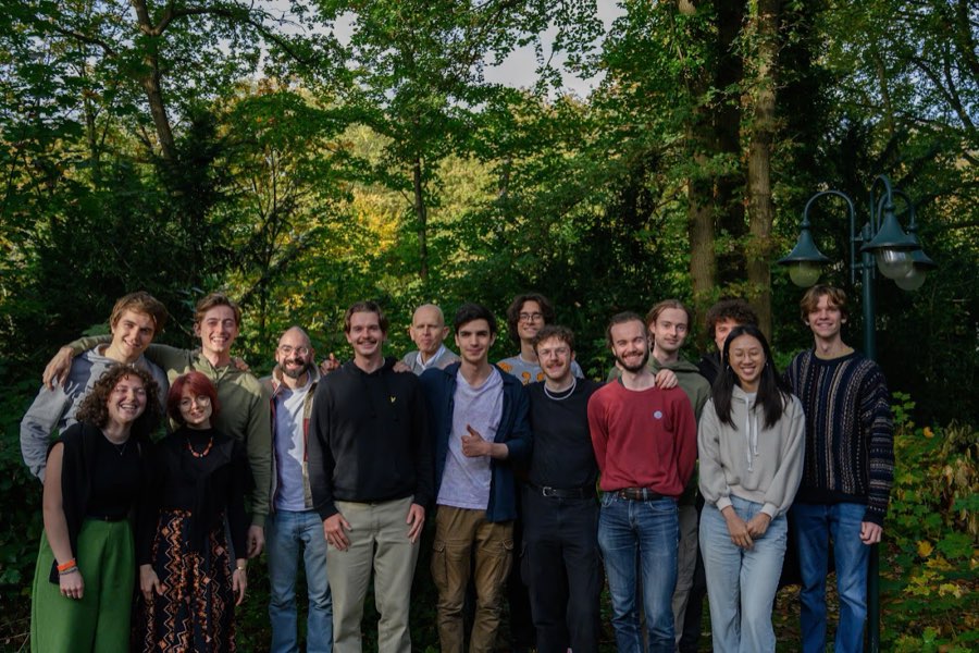 EAN-organisatoren samen in een bos